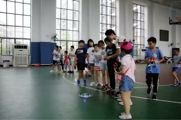 體驗(yàn)無人機(jī)